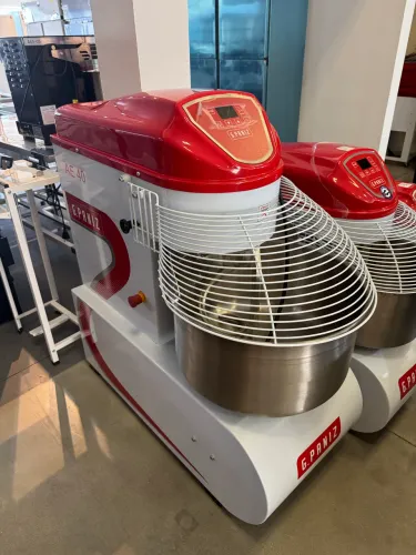 Amassadeira Espiral 40kg de massa pronta trifásica 380v