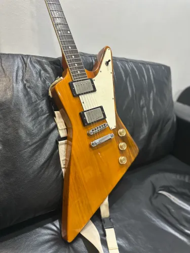Guitarra Dolphin Explorer (logo Gibson)