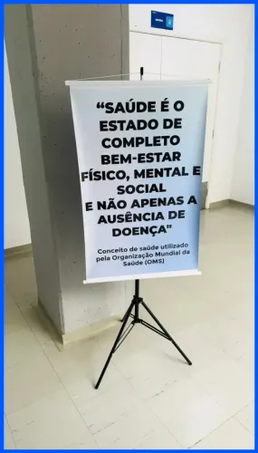 Suporte para Banner Tripé 2m com Garras Ajustáveis Novo