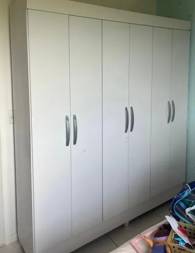 Guarda roupa seminovo 