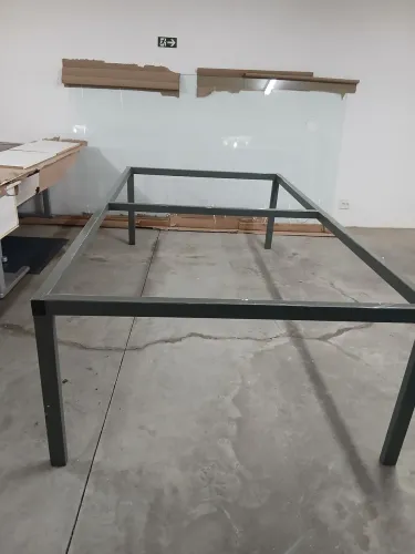 Mesa Metalica com tampo incluso