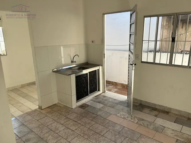 Casa assobradada em Vila Zat - São Paulo, SP