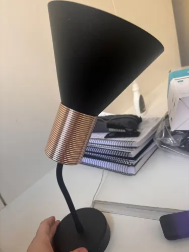 Luminária em alumínio com pintura eletrostática