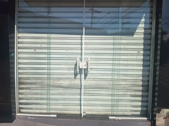 Vendo porta de vidro temperado de 8 milímetros