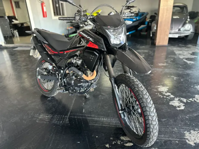 Moto nova para venda sem detalhes