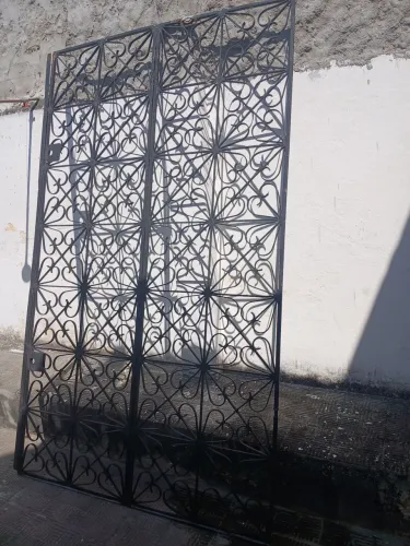 Portão ferro maciço