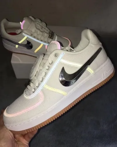 NIKE X TRAVIS SCOTT AIR FORCE LOW 1