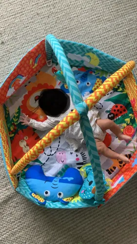 Tapetinho/Cercadinho de atividades para bebês até 4 meses