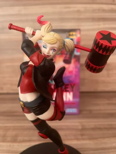 Harley Quinn DC Act/Cut Premium Figure SEGA - Nova