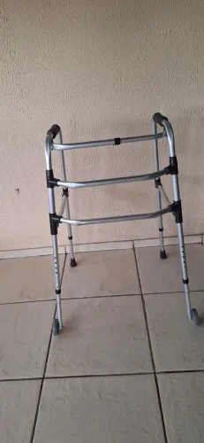 Vendo um andador