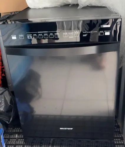 Máquina de lavar louça limpeza pesada.