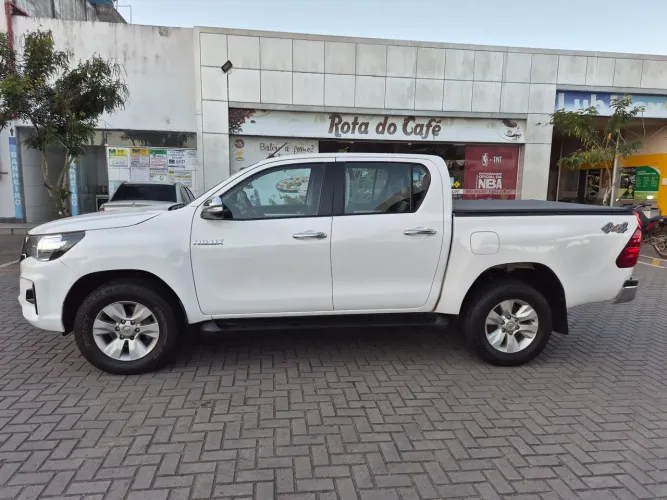 Toyota Hilux CD SR 4X4 2.8 TDI Diesel Aut. 2019