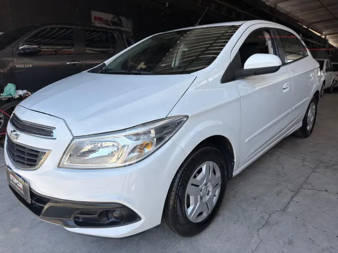 Chevrolet Onix Hatch LT 1.0 8V Flex Power Mec. 4P 2014
