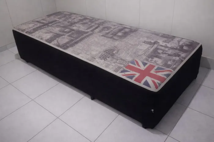 Cama solteiro usada