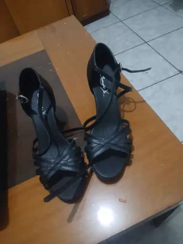 Sandalia de dança Capezio sem uso 37