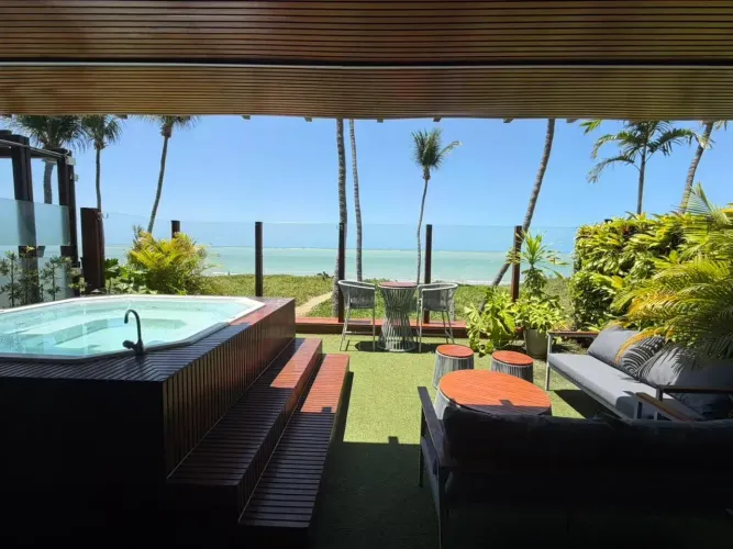 Espetacular apartamento pé na areia em Camboinha, 163 m², 03 suítes.