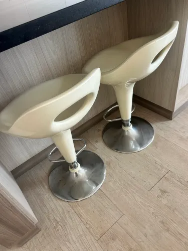 3 banquetas