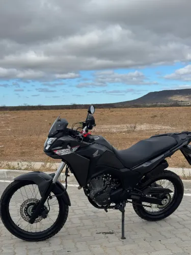 Vendo Sahara 300 único dono!