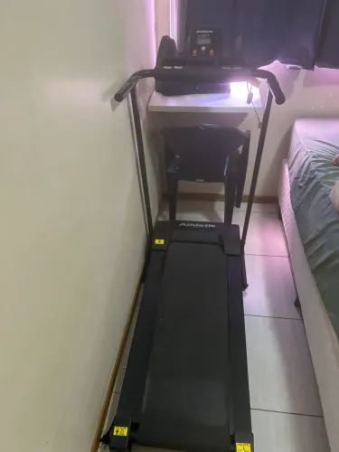 ESTEIRA PARA ACADEMIA OU EM CASA NOVA