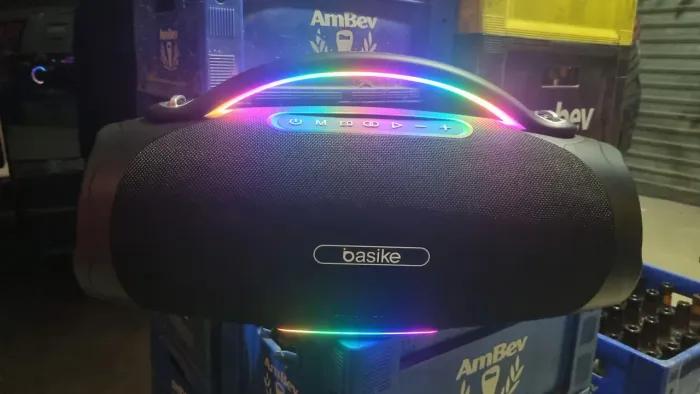 Caixa de som Boombox Basike 300w da um couro em jbl BARATO
