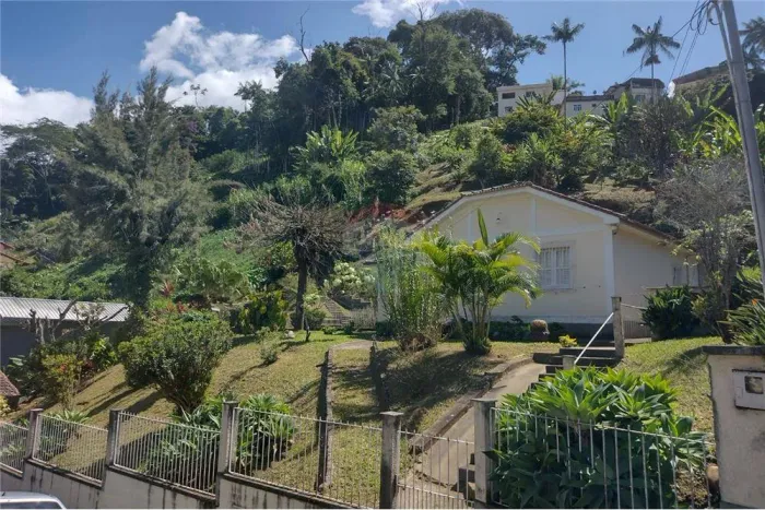 Oportunidade Única: Terreno no Coração de Bom Jardim!!!