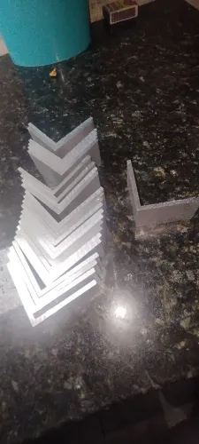 Cantoneiras em alumínio