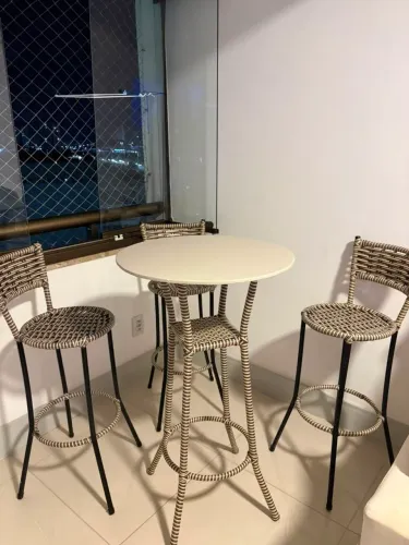 Mesa Redonda com 3 cadeiras