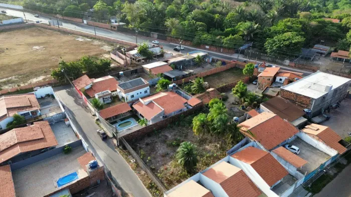 Vendo Lote com 450 m² próx. a Avenida principal da Raposa.