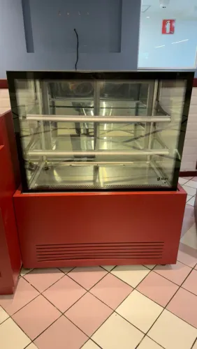 Vitrine Quadrada Refrigerada ELVI 220v