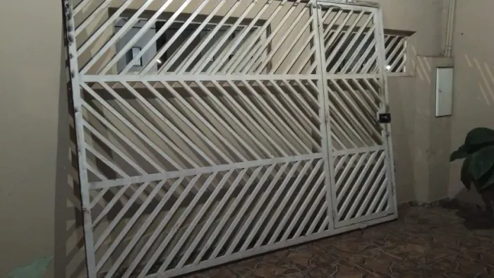 Portão de ferro de correr Valor R$ 1.000,00parcelo com juros da operadora.