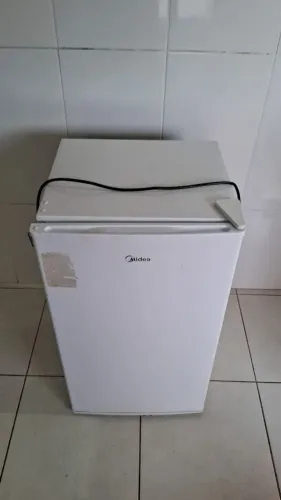 Frigobar midea
