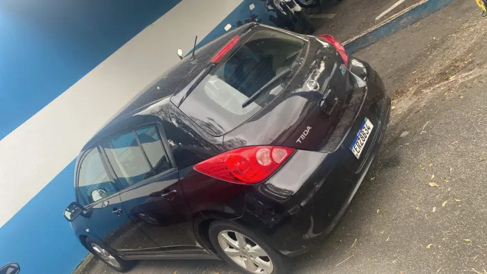 Nissan Tiida SL 1.8/1.8 Flex 16V Aut. 2011
