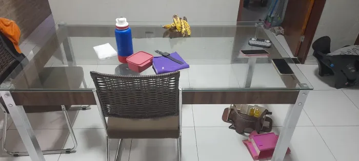 Mesa de jantar para 6 pessoas com tampo de vidro 10mm