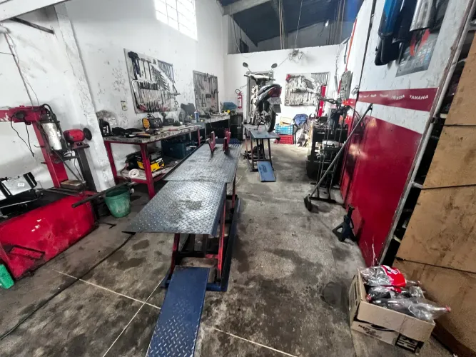Vendo oficina mercadoria estoque fechado rampa compressor