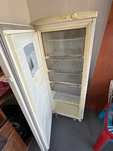 FREEZER CONSUL VERTICAL - ÓTIMA OPÇÃO PARA COMÉRCIO OU USO RESIDENCIAL