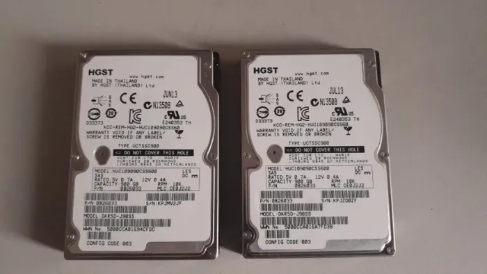 2 unidades Hd SAS Hgst Hitachi 900gb 10k 2,5 Huc109090css600 Para uso em servidor e stora