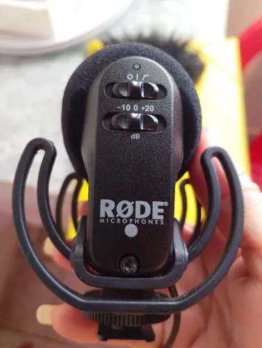 Microfone RØDE compacto