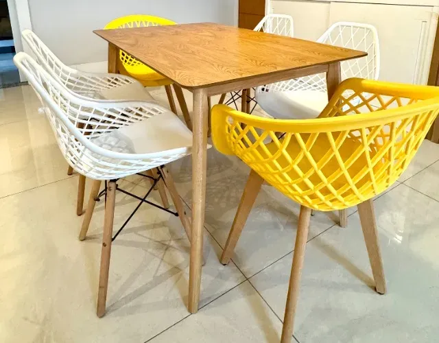 Mesa de jantar + 6 cadeiras