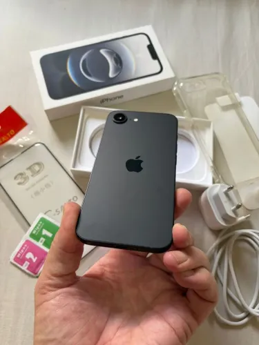 Iphone 16e 256GB **GARANTIA APPLE DE 1 ANO** ( ACEITA TROCAS )