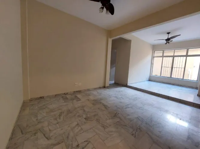 Ótimo apartamento com 111m2 em uma das ruas mais desejadas no coração do Gonzaga.