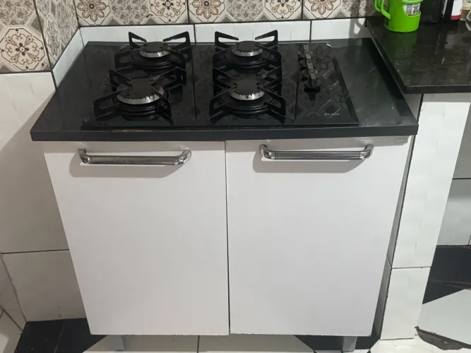 Vendo armário com fogão cooktop Philco