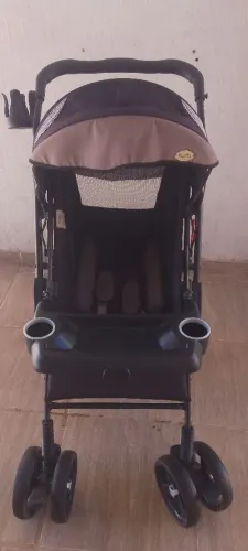 Carrinho Tuti baby semi novo retirada no Valparaíso
