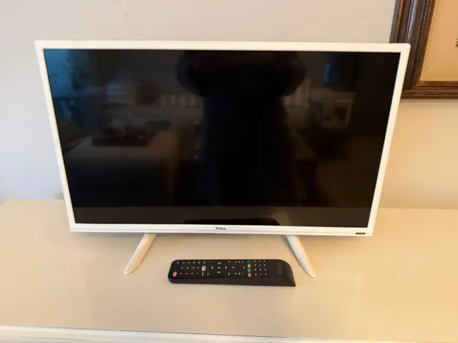 TV Philco 24 polegadas branca semi nova