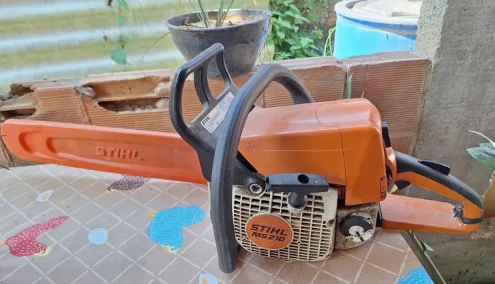 Motoserra Stihl MS210