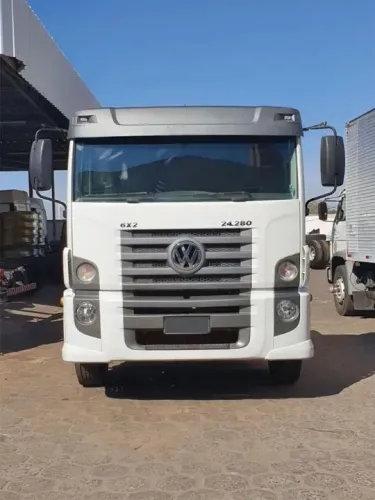 Volkswagen 24.280 Chassi ano 2013