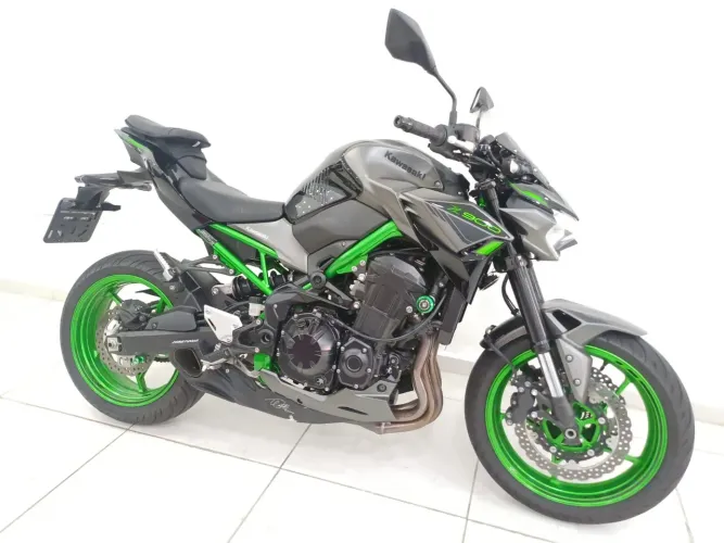 Z900 R ED 2025