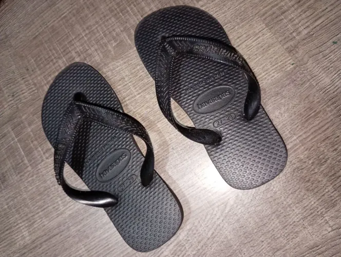 Havaiana kids, preto liso, tamanho 27-28