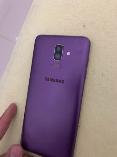 Samsung Galaxy j8