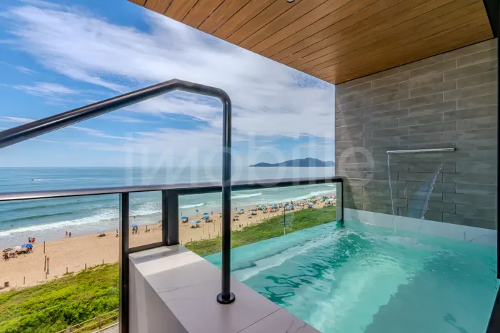 Apartamento mobiliado e decorado no Edifício Sunrise na Praia Brava