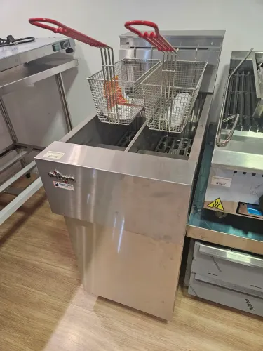 fritadeira a gás zona fria 90.000 btus - nova